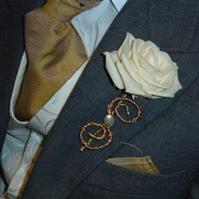 fwthumbRose and Wire work with Pearl.jpg